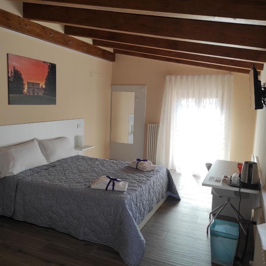 ל'אקווילה La Terrazza Del Quarto מראה חיצוני תמונה
